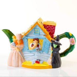 Vintage Wizard of Oz Teapot RARE COLLECTION ITEM